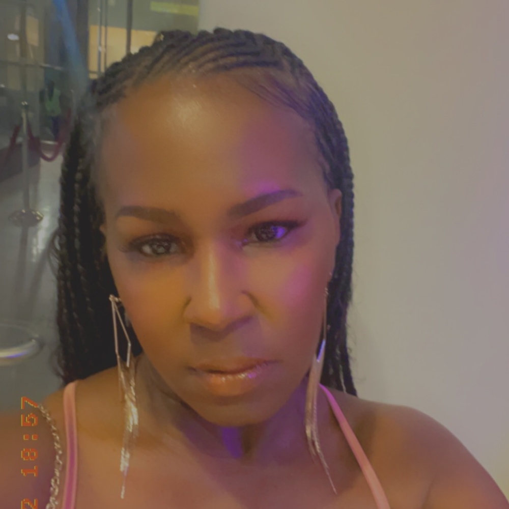 Meet your Posher, Kisha